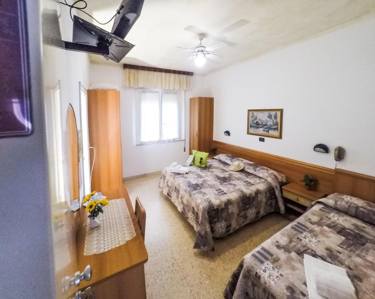 Hotel Trianon Беллария-Иджеа-Марина Экстерьер фото