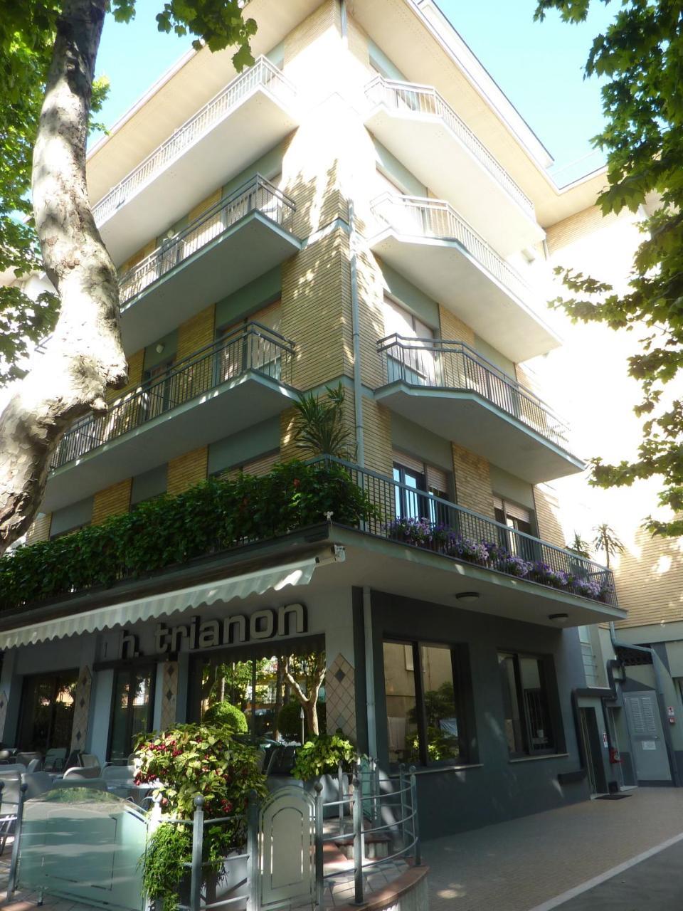 Hotel Trianon Беллария-Иджеа-Марина Экстерьер фото